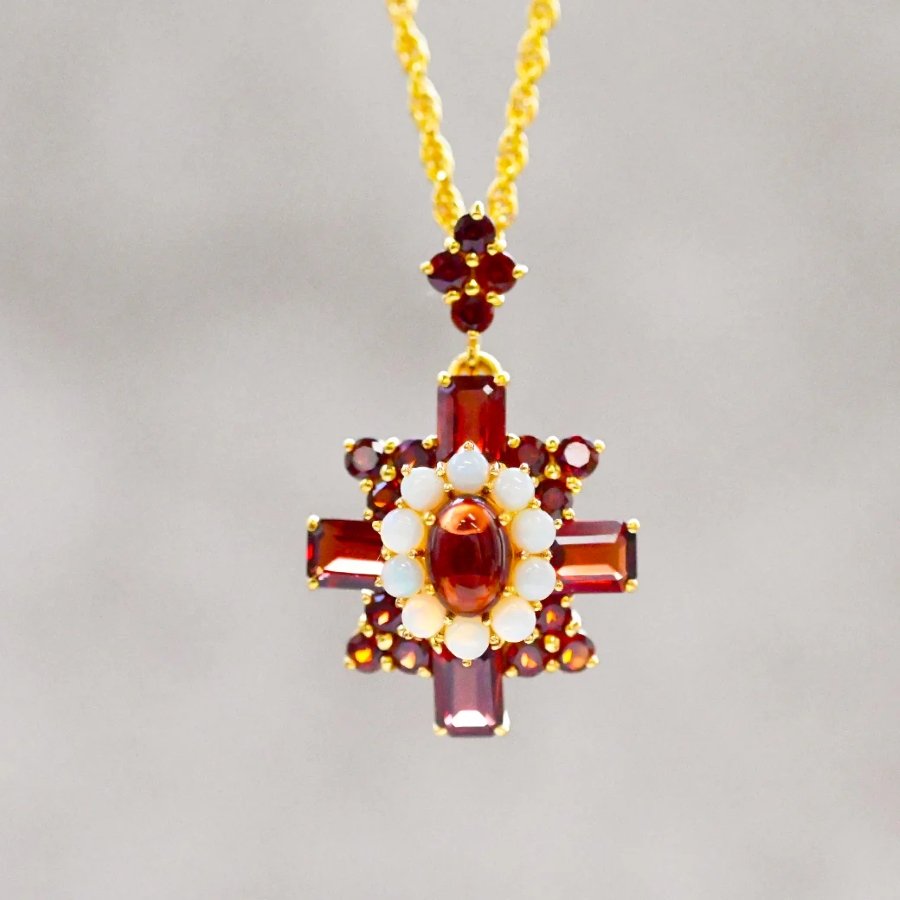【201P0154】SV　ガーネット＆オパール 　ルミナスクロス　ペンダント