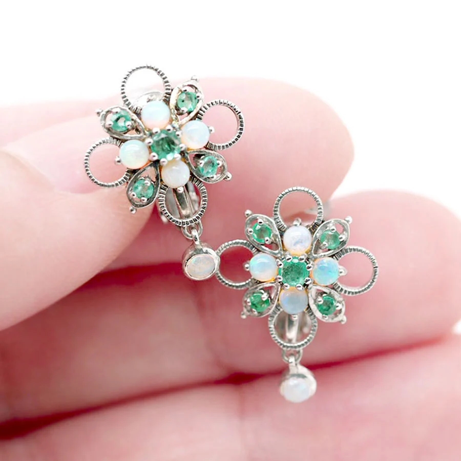 【507E1033-EM】SV　エメラルド＆オパール　Fresh green flower　イヤリング/ ピアス