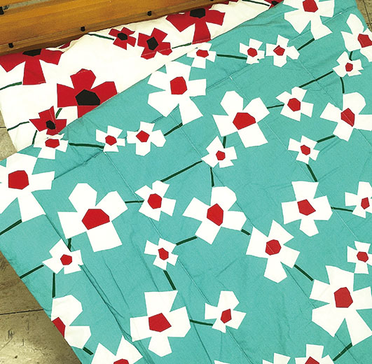 シビラ　水洗いキルトケット　アマポラス