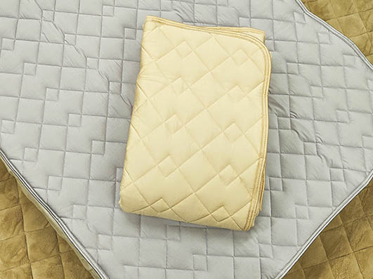 氷結ストロングクール冷感敷パッド KW3303S