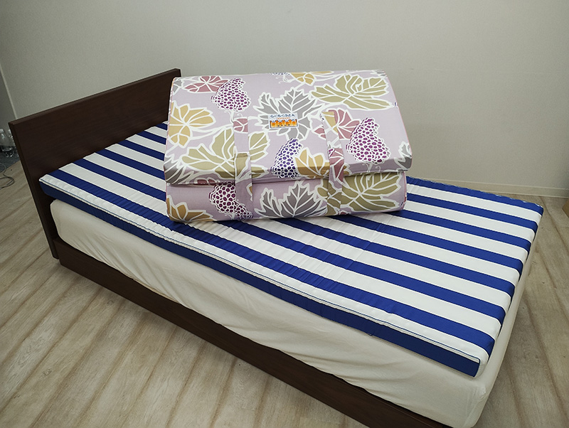 指圧タイプらくらく敷ふとん　柄込み　Ｄ