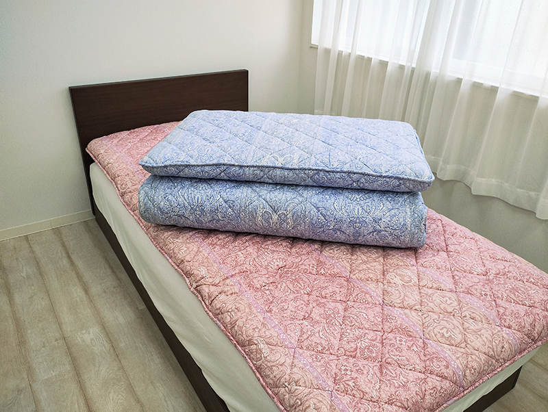備長炭シート入り軽量らくらく敷ふとん 2476