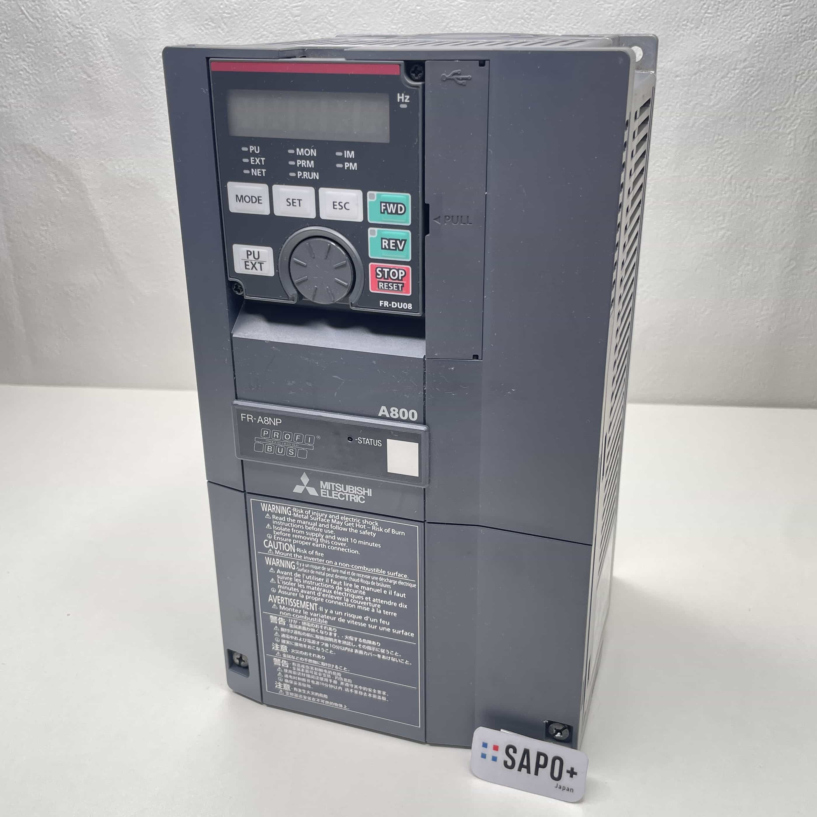 FR-A820-1.5K-1 FR-A8NP付 2015年製 端子カバー割有 インバータ 三菱電機