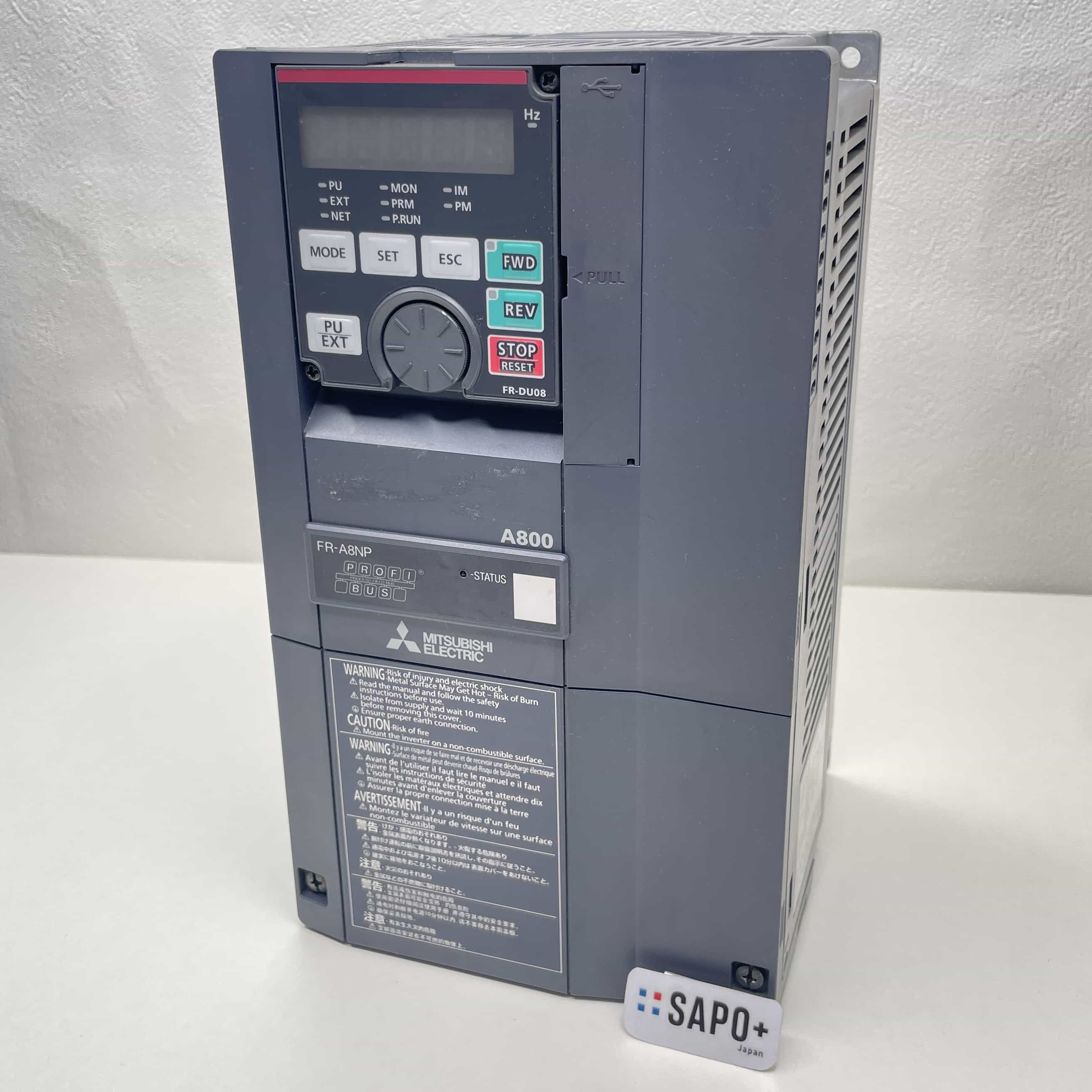 FR-A820-1.5K-1 FR-A8NP付 2015年製 端子カバー割有 インバータ 三菱電機