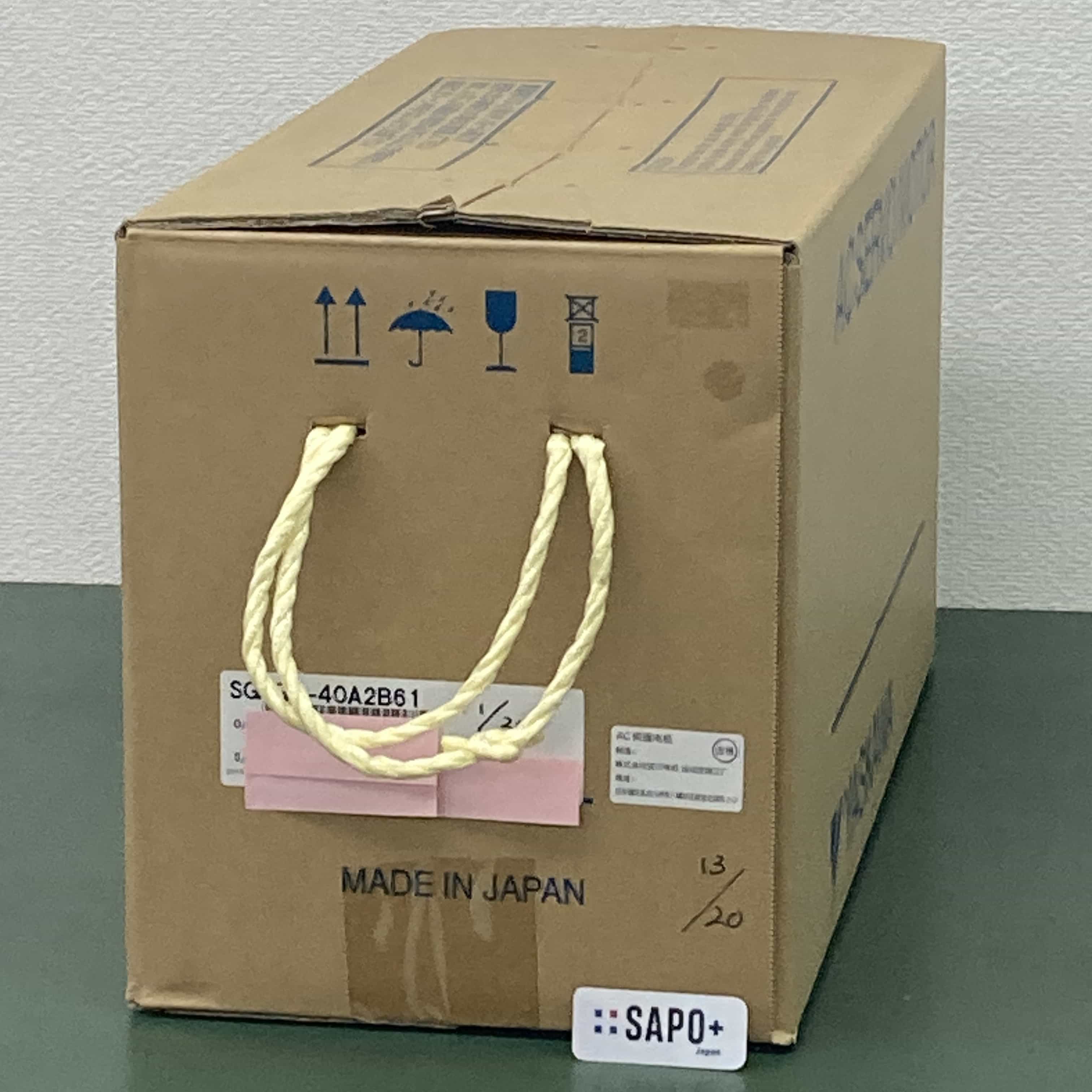 SGMGH-40A2B61 2015年製 箱破れ有/汚れ有/印字有/テープ付着有/テープ付着跡有/箱は選べません サーボモータ SGMGHシリーズ 4kW 安川電機