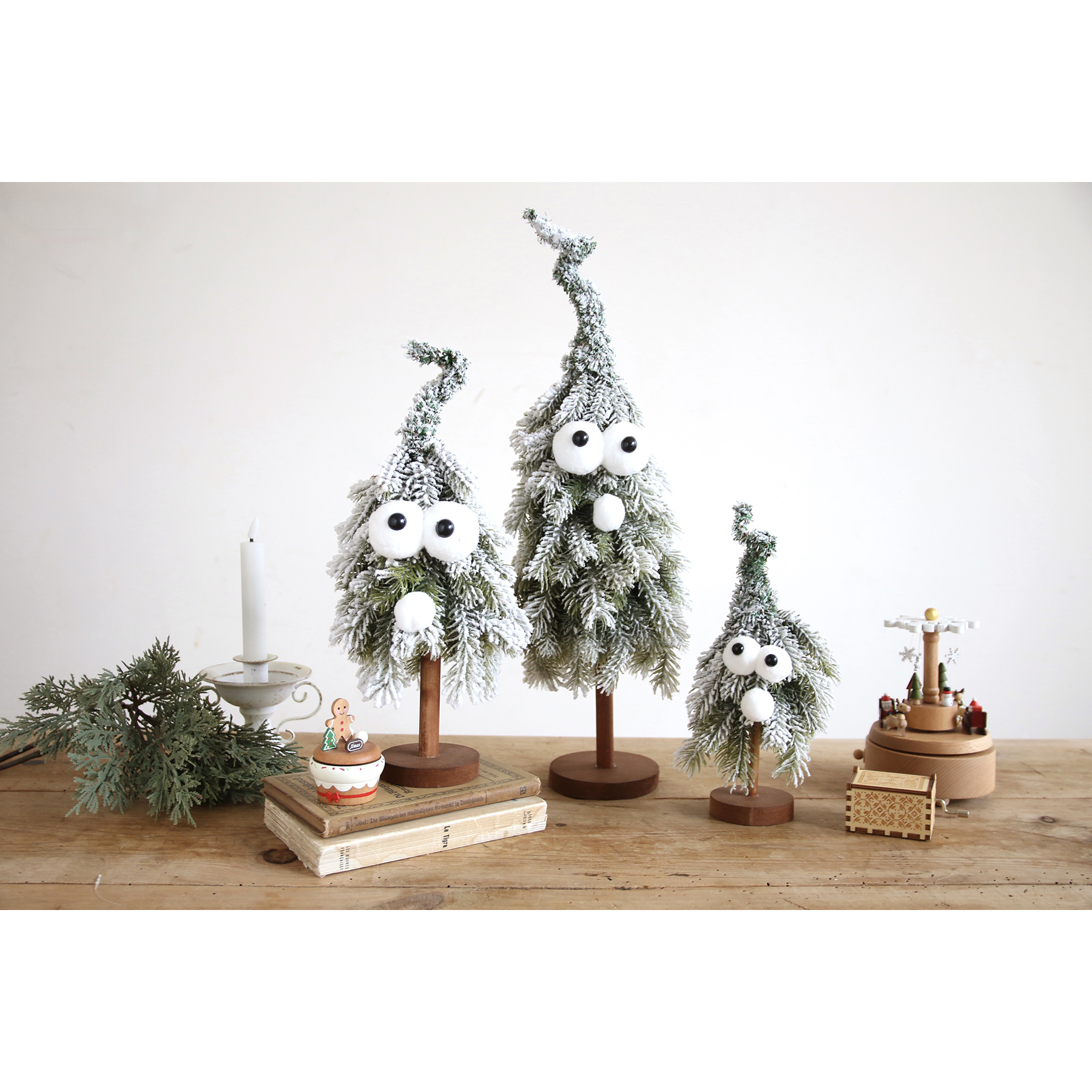 XMAS　P．３　びっくりツリー