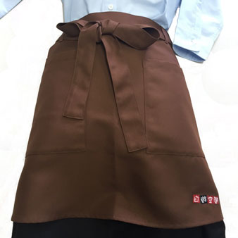 自遊空間　制服エプロン