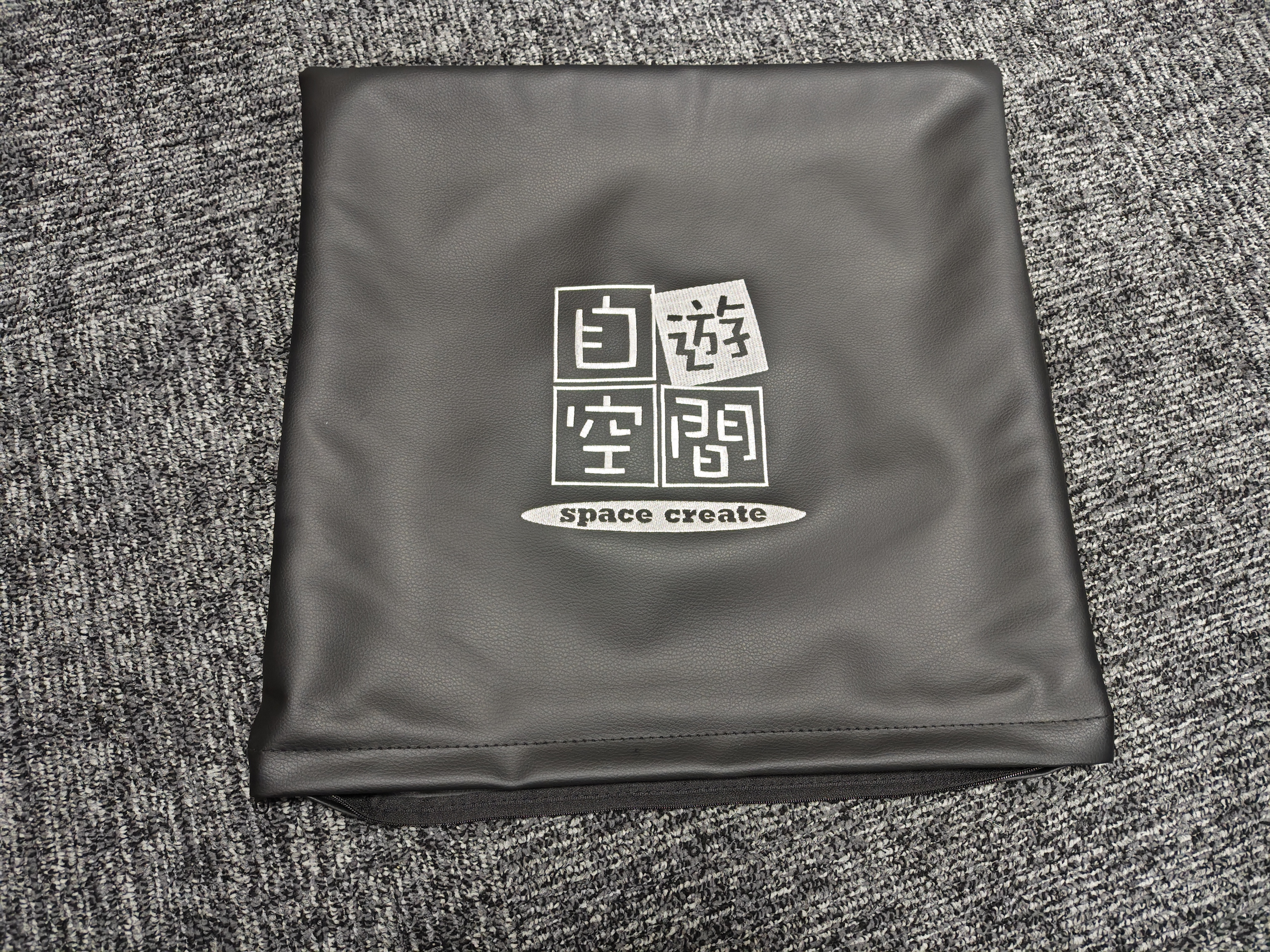 自遊空間（ロゴ入り）クッション　※カバーのみ