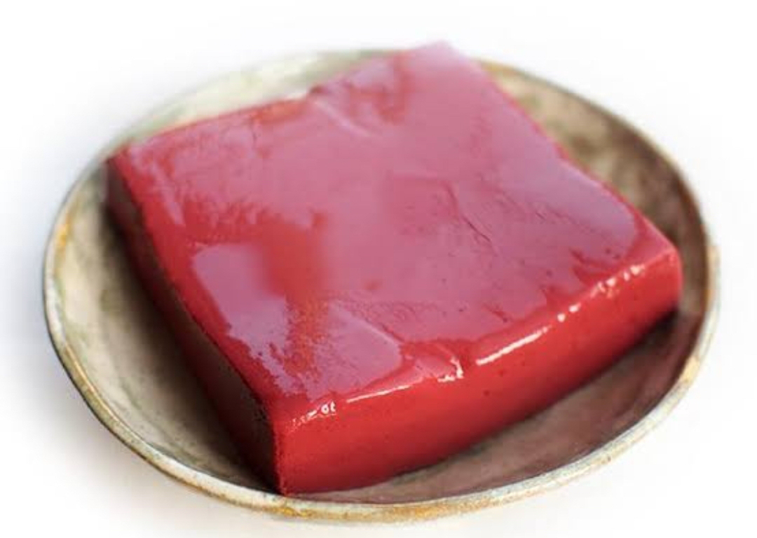 赤こんにゃく（３００ｇ）近江　Ａ