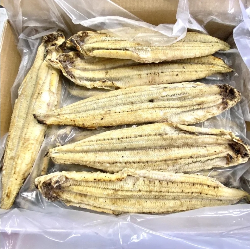 冷凍中国産うなぎ白焼き（５０尾）　有頭腹開