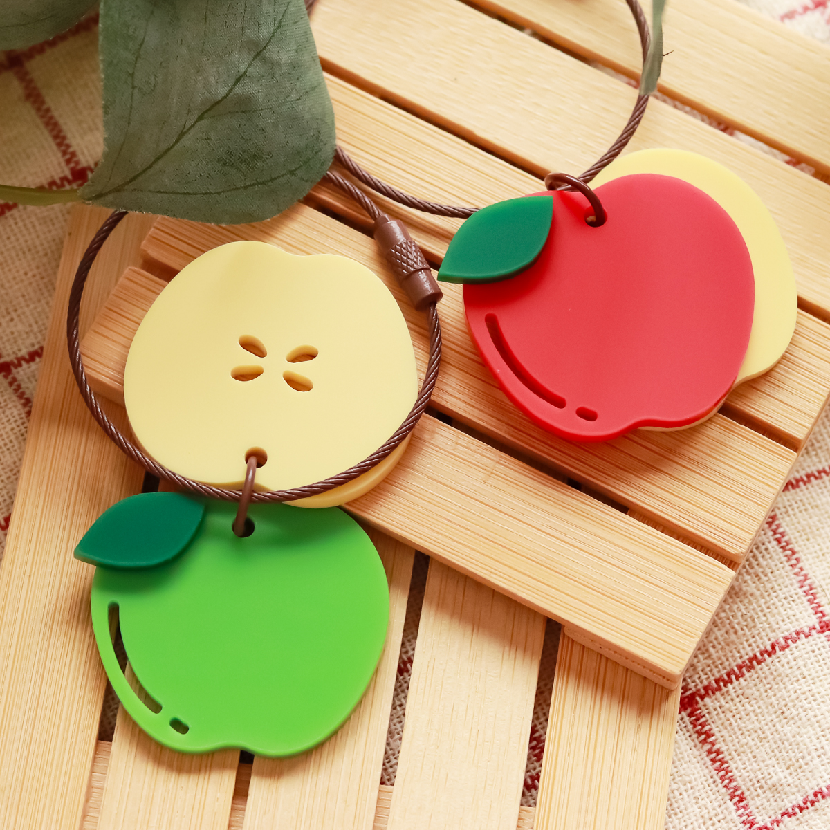 りんごキーホルダー