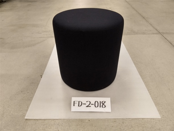 Black Pouf / プフ