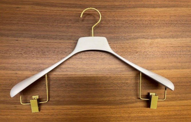 WOMAN HANGER-CLIP (ALVAH)