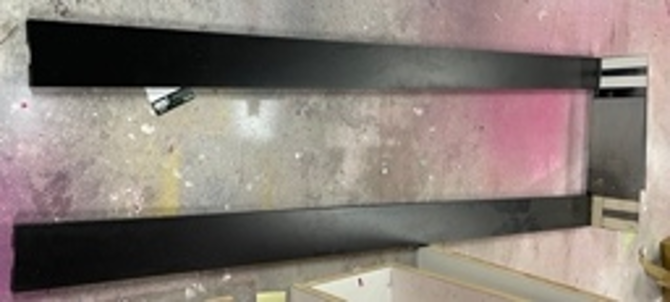 Base Hardware Set / 梅田阪急 ウィンドウ部 両端 振れ止防止金物 x 2(廃棄)