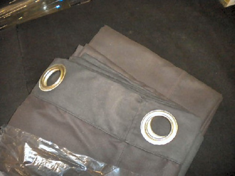 Grey Curtain / バックヤード用カーテン)(廃棄)