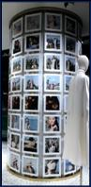 Gold Freestanding Frame for Omotesando Pillar 1F