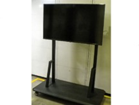 可動式フリースタンディング50”モニター