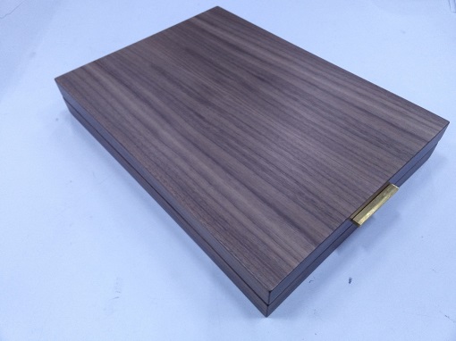 COFANETTO NOCE MASSICCIO (鏡付木製キャスケット)