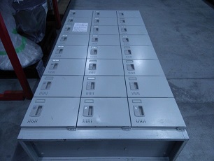 スタッフロッカー（24扉）