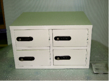 鍵付きロッカー