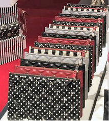 アクリル財布挿し？