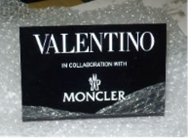 Monnclerプレート