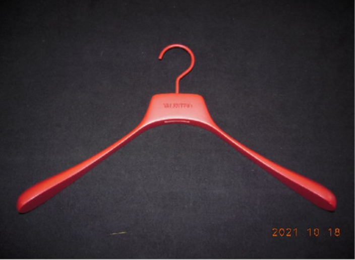 VALENTINOハンガーUOMO　赤　　　　穴あり