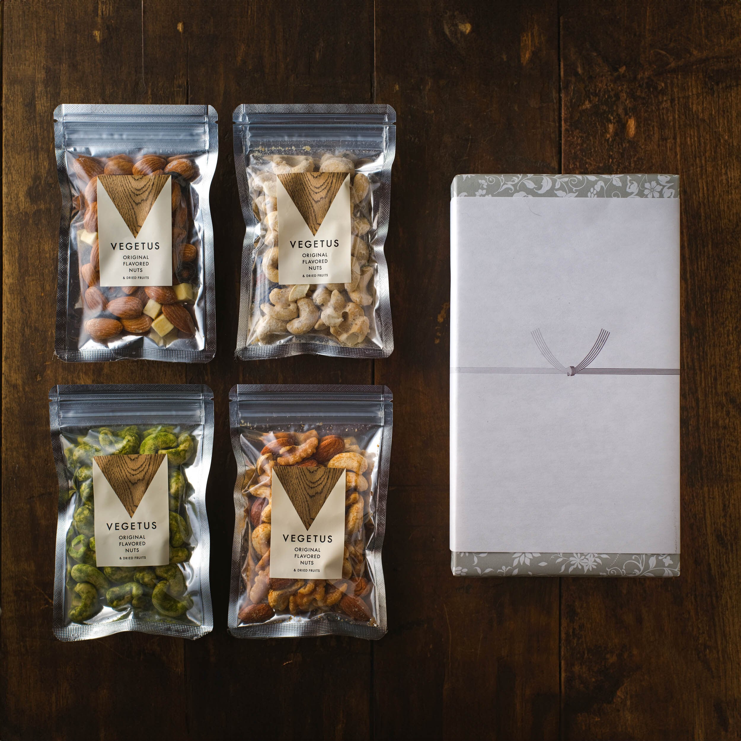 仏のギフト/お酒に合うナッツ4種セット/高級貼り箱入り/包装紙・黒熨斗対応済み/