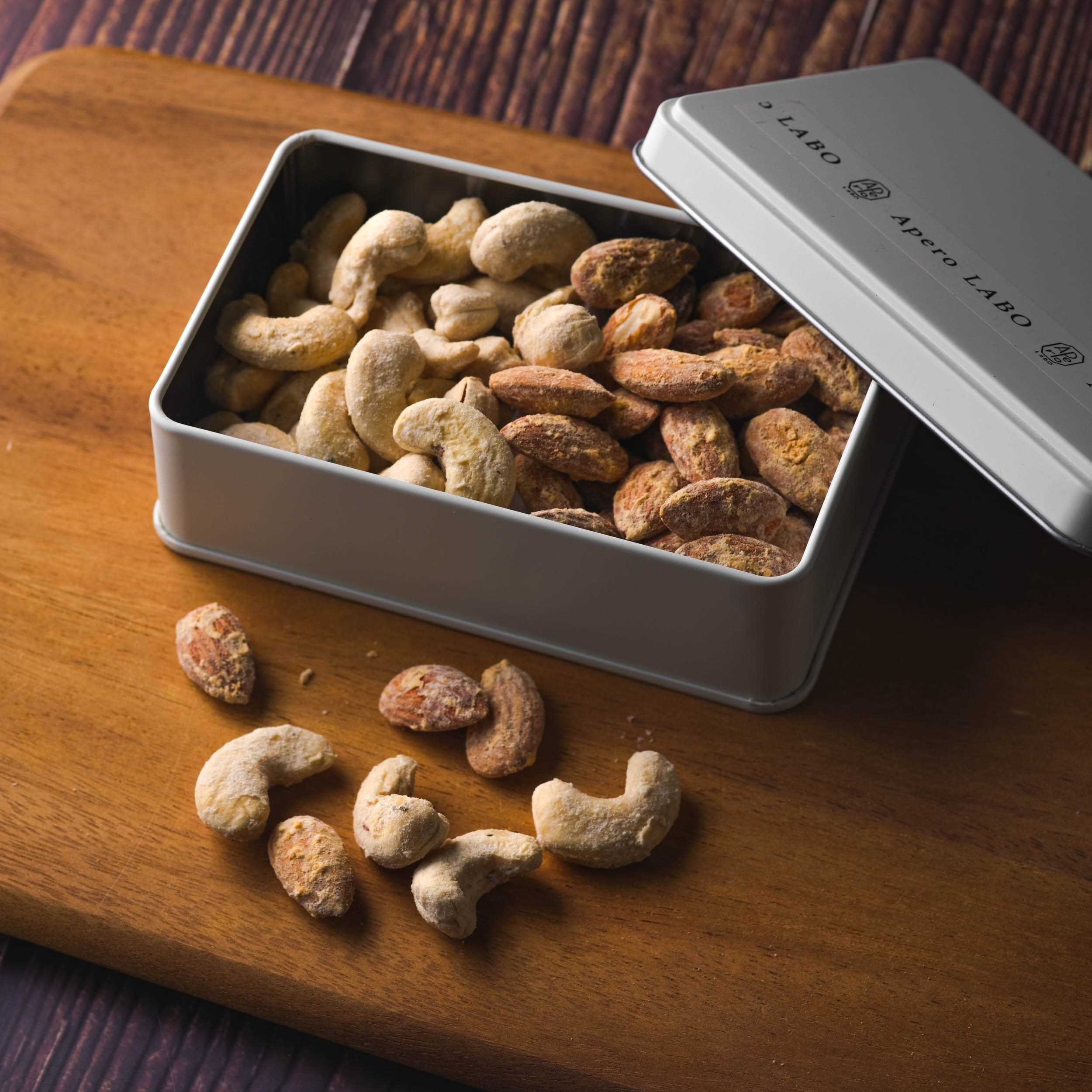 アペロ缶＜ワインに合うナッツ２種・ゴルゴンカシュー/からすみミモレット＞