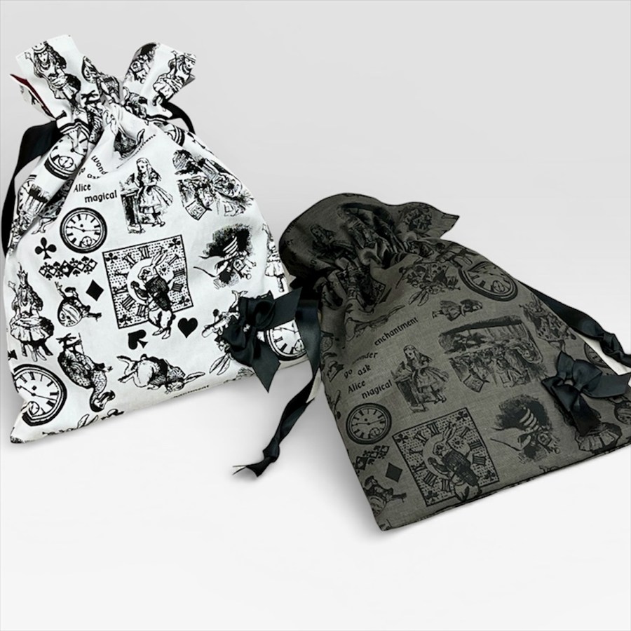 日本製 不思議の国のアリス マルチプリント 巾着ポーチ L
