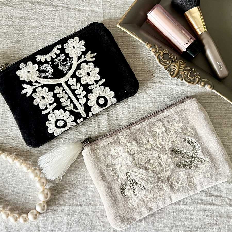 2色展開・ベロア＆刺繍ポーチ・ハンドメイド