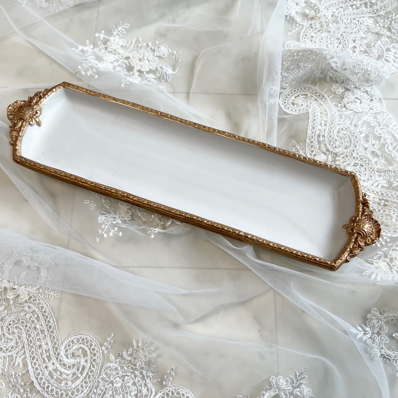 クラシック・トレー・アンティークホワイト