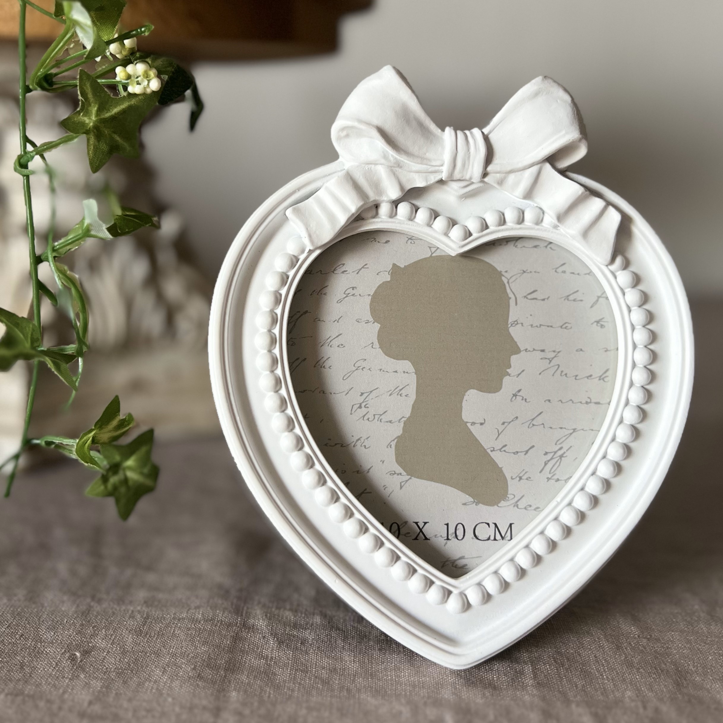 写真立て・ハート ホワイト フォトフレーム リボン