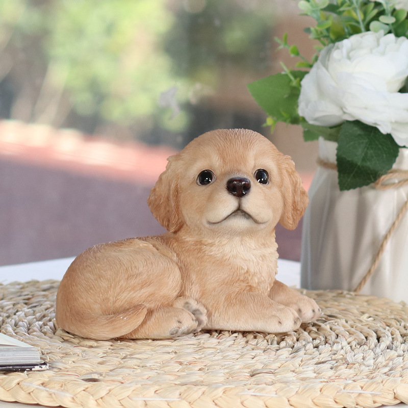 右向きゴールデンレトリバー（中）