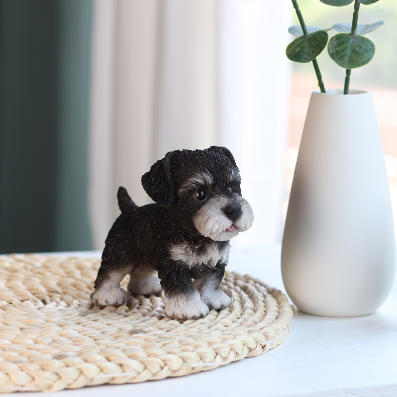 立つシュナウザー黒白（小）