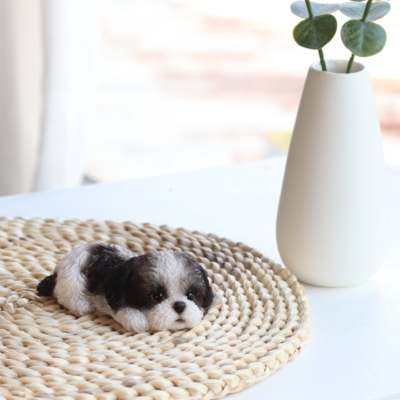 うつ伏せシーズー黒白（小）