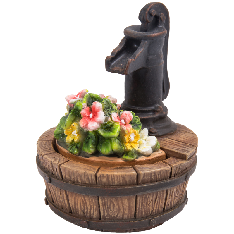 ウォーターポンプと寄せ植え