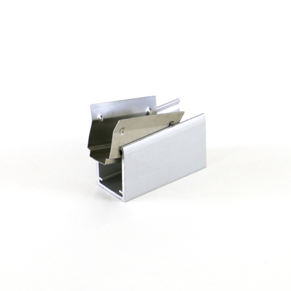 クリップは2つの部材を1組としてお使いください。