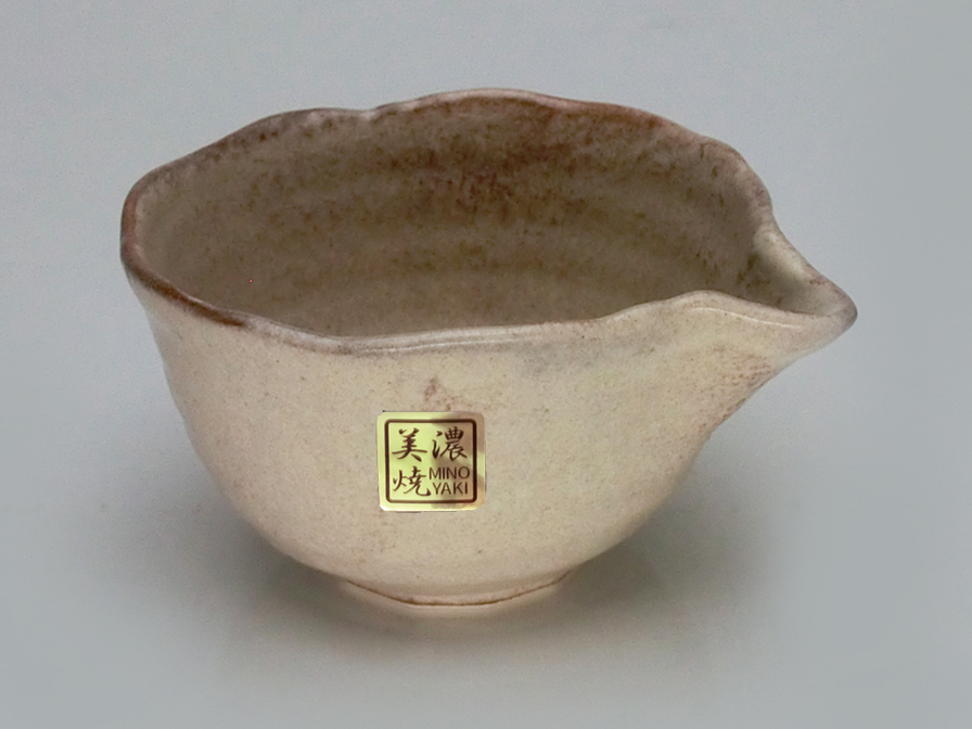 片口抹茶碗　志野